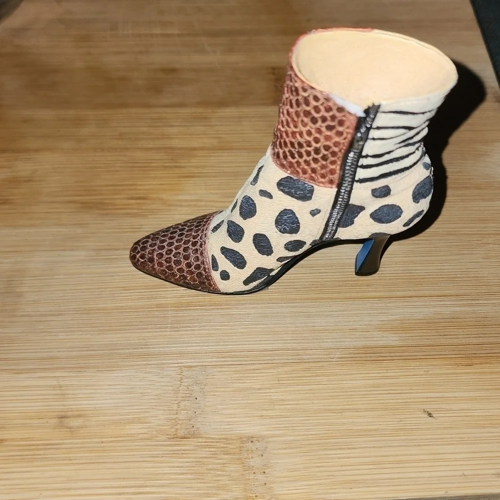 Raine You Animal You Mini Shoe W/Box #25111 - Picture 2 of 6